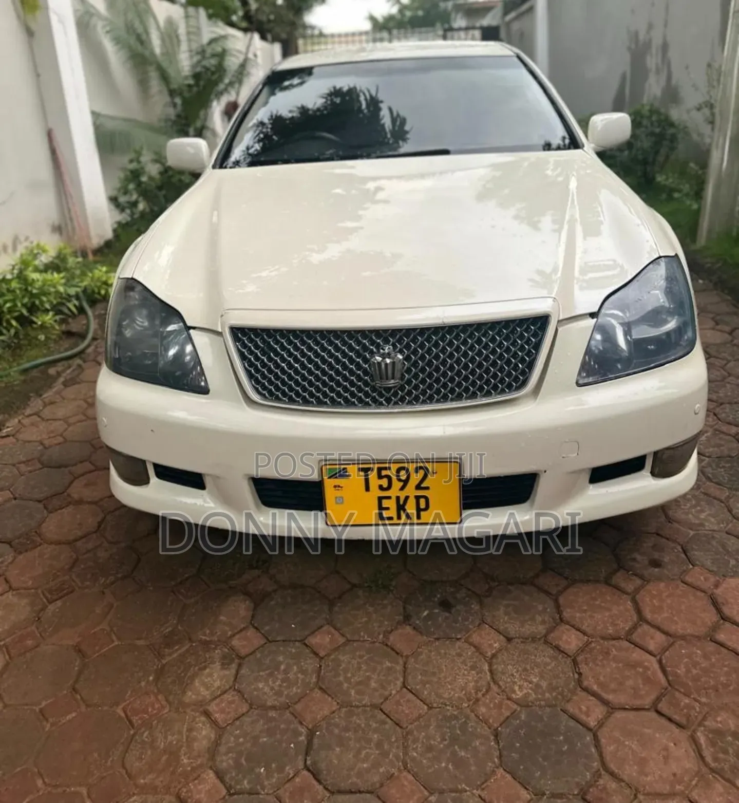 Toyota Crown 2006 White