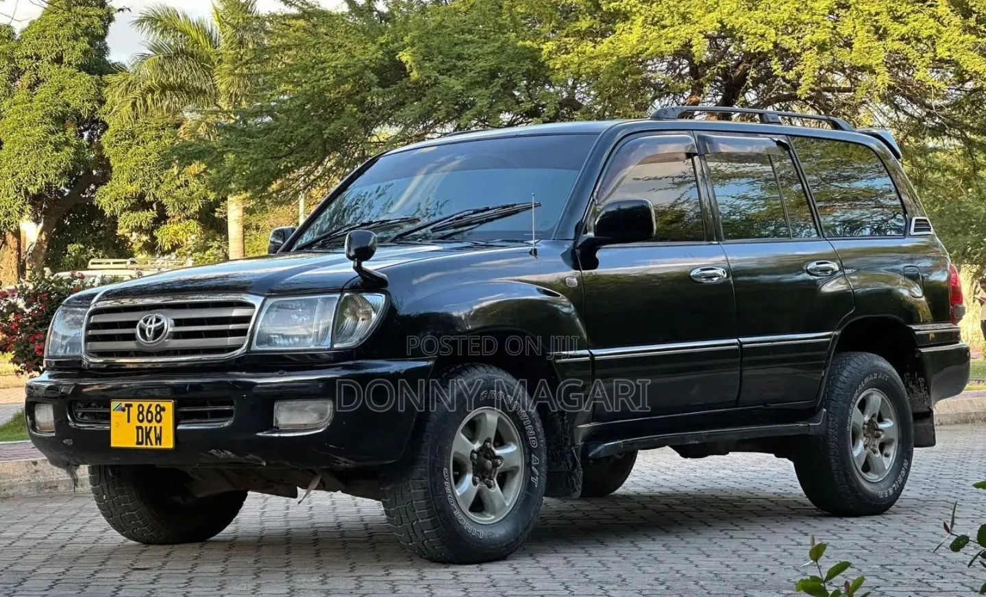 Toyota Land Cruiser HDJ 100 2001 Black