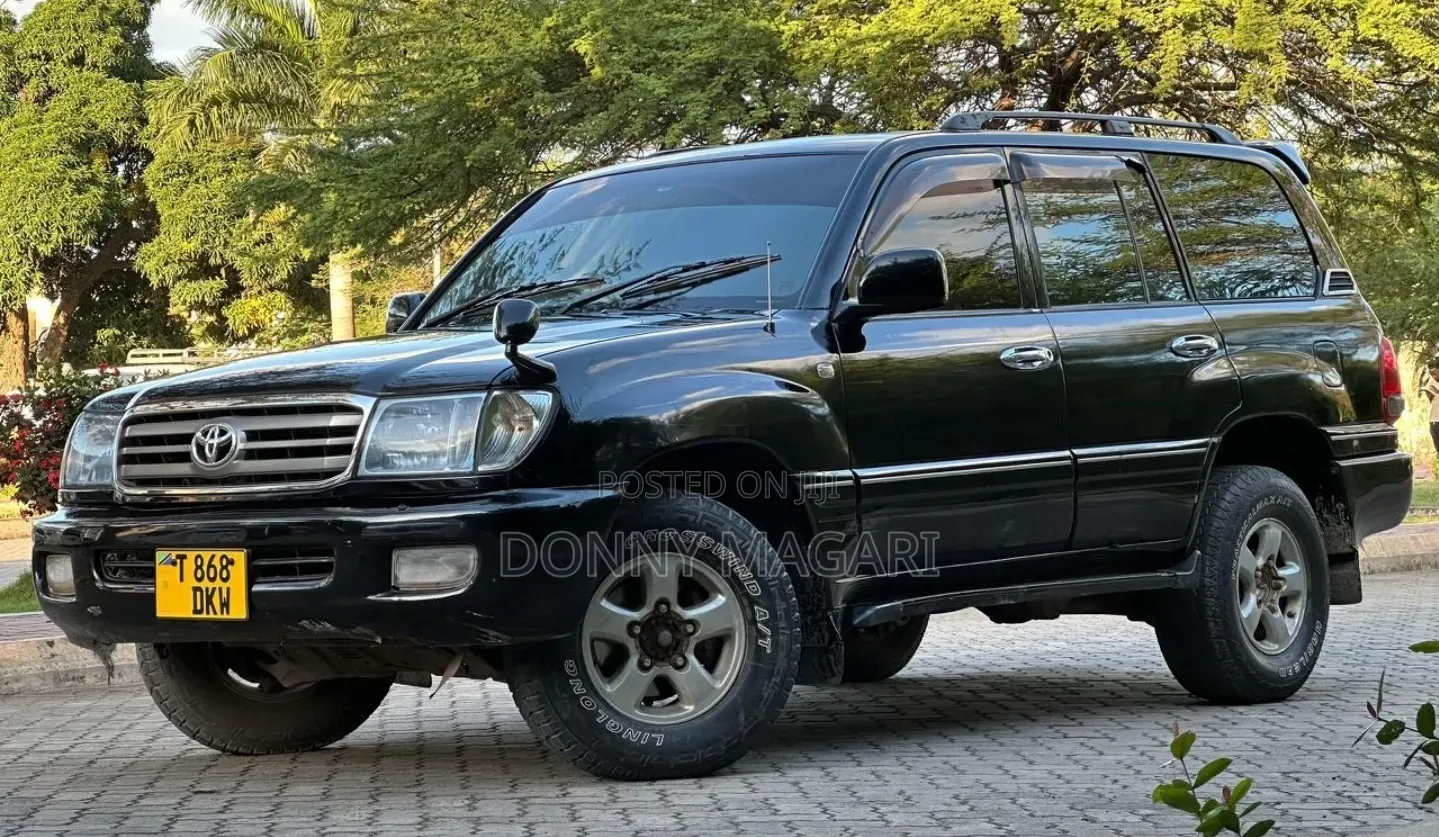 Toyota Land Cruiser HDJ 100 2001 Black