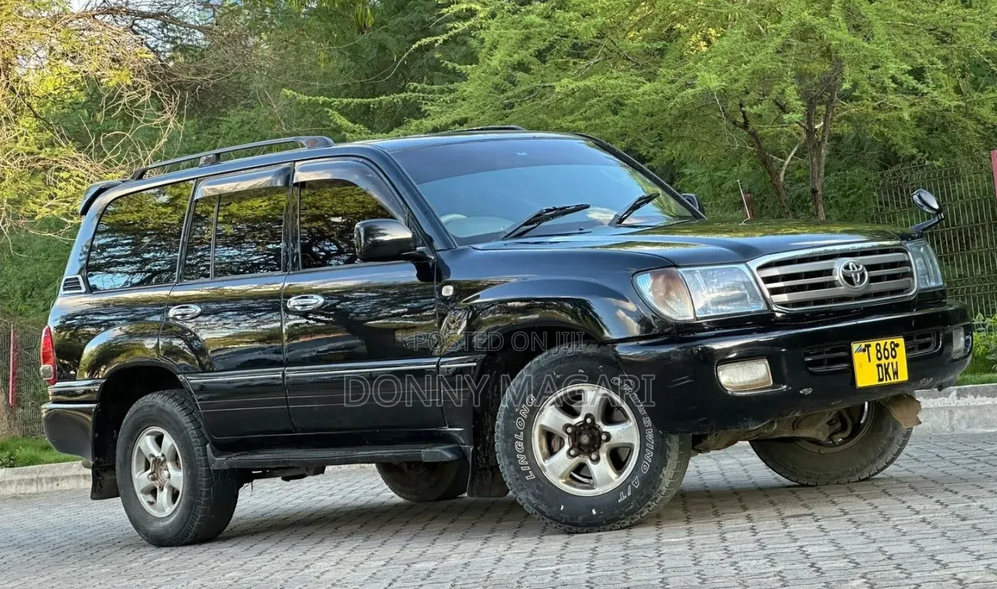 Toyota Land Cruiser HDJ 100 2001 Black