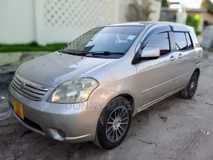 Toyota Raum 2005 Silver