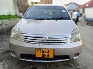 Toyota Raum 2005 Silver