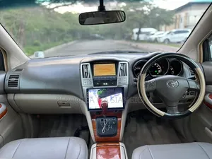 Toyota Harrier 2005 White