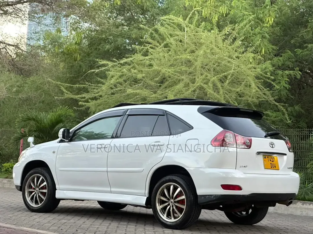 Toyota Harrier 2005 White