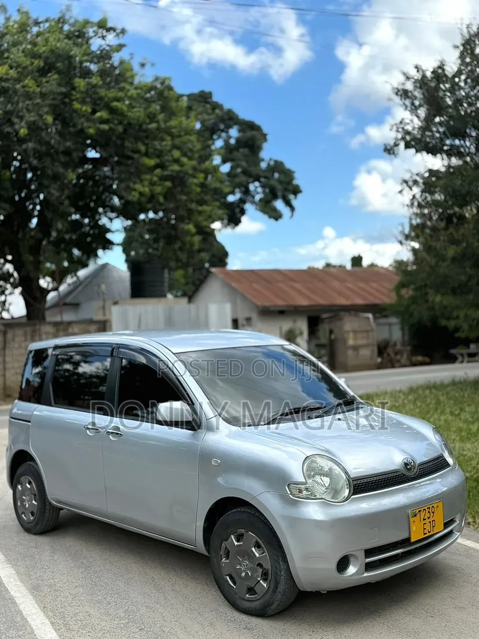 Toyota Sienta 2005 Silver