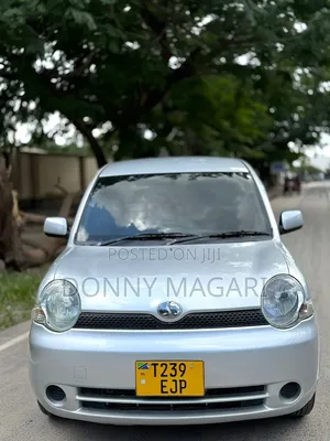 Toyota Sienta 2005 Silver