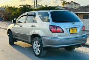 Toyota Harrier 2004 Silver