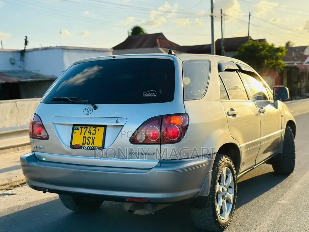 Toyota Harrier 2004 Silver