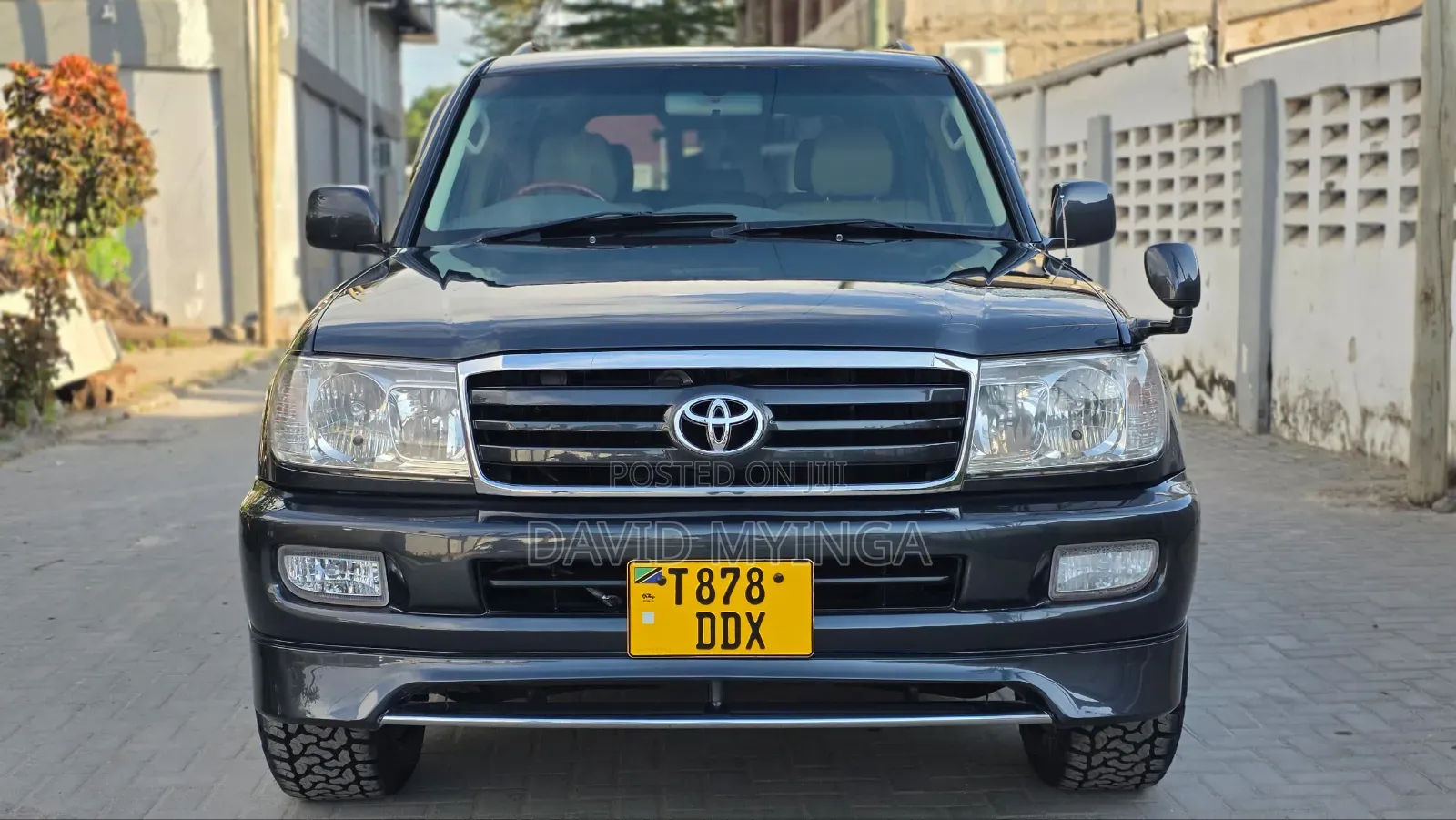 Toyota Land Cruiser 2005 Gray