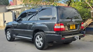 Toyota Land Cruiser 2005 Gray