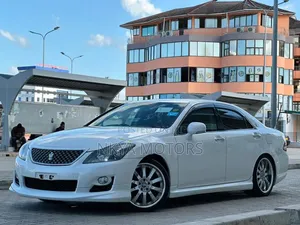 Toyota Crown 2010 Pearl