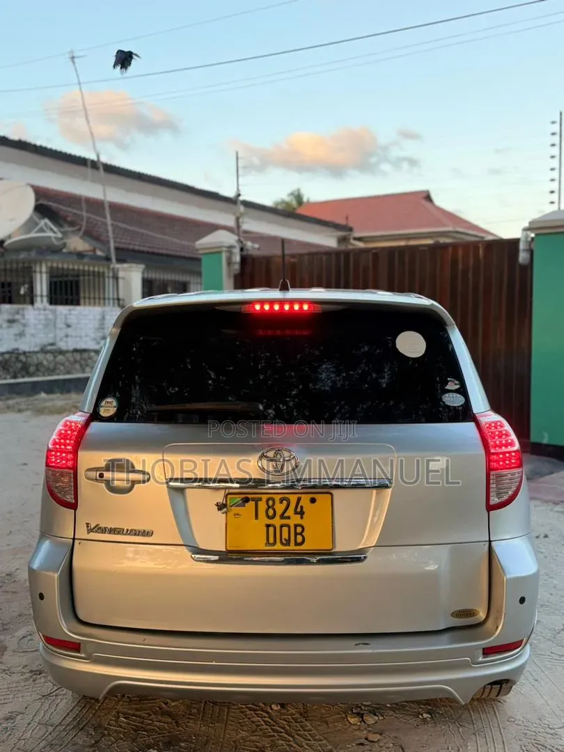 Toyota Vanguard 2009 Silver