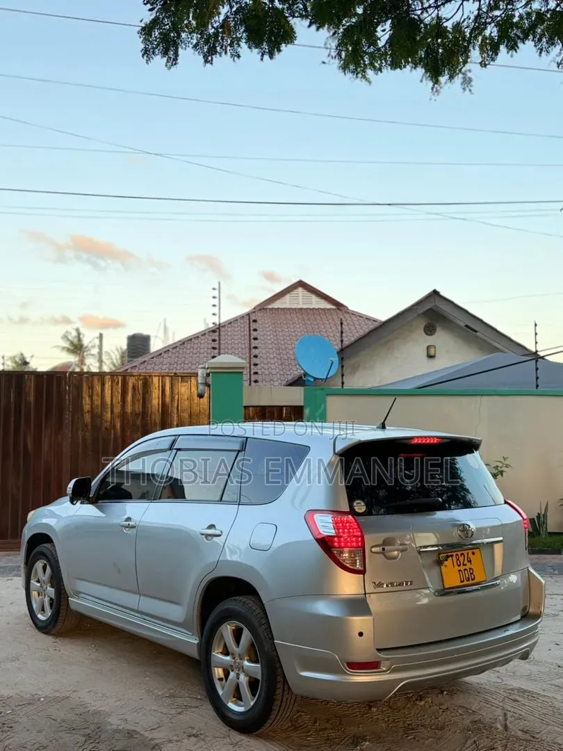 Toyota Vanguard 2009 Silver