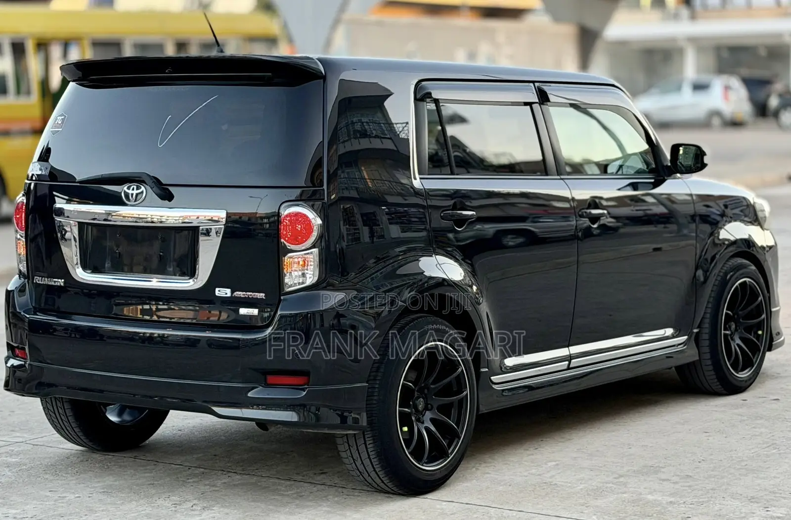 Toyota Corolla Rumion 2011 Black