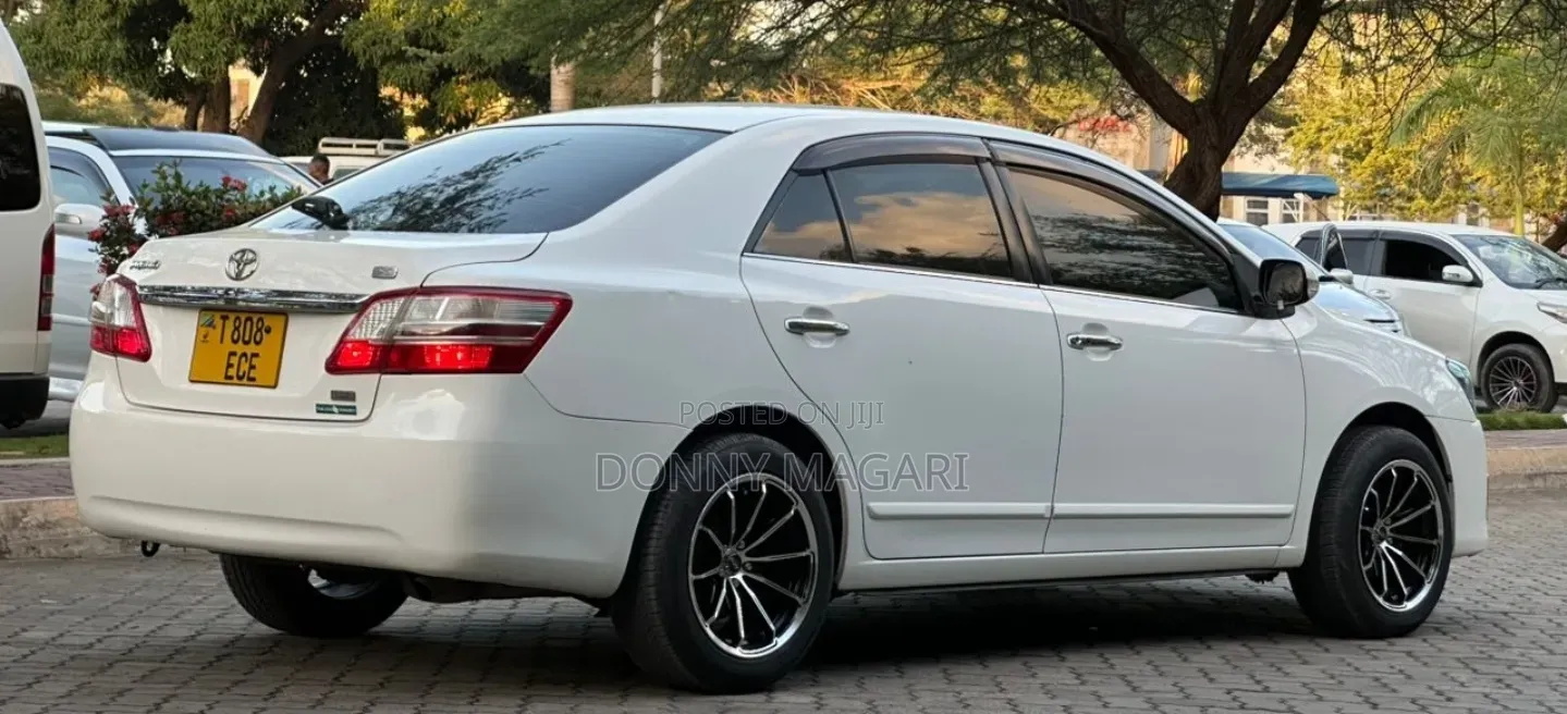 Toyota Premio 2012 White