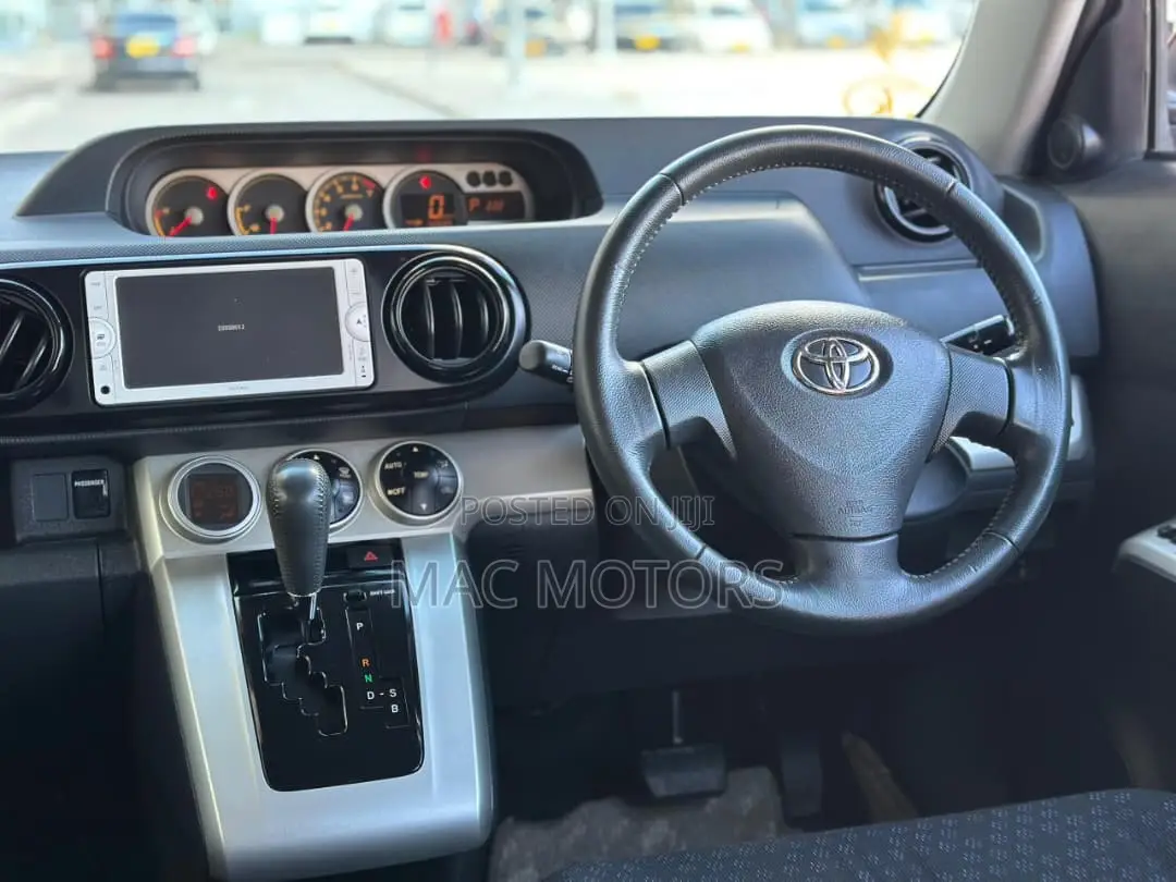 Toyota Corolla Rumion 2009 Maroon