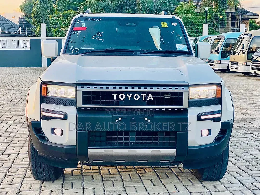 Toyota Land Cruiser Prado 2024 White