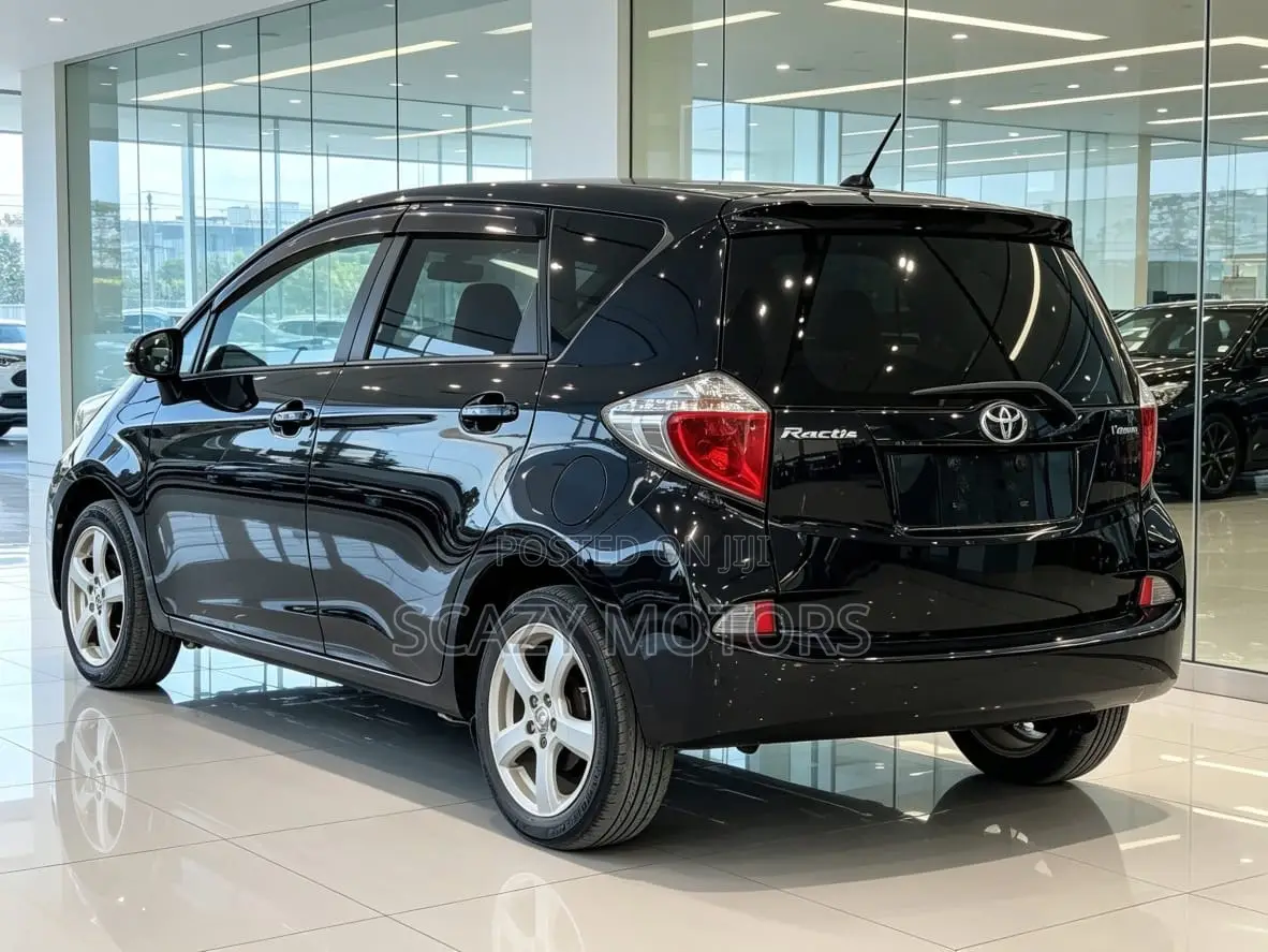 Toyota Ractis 2011 Black
