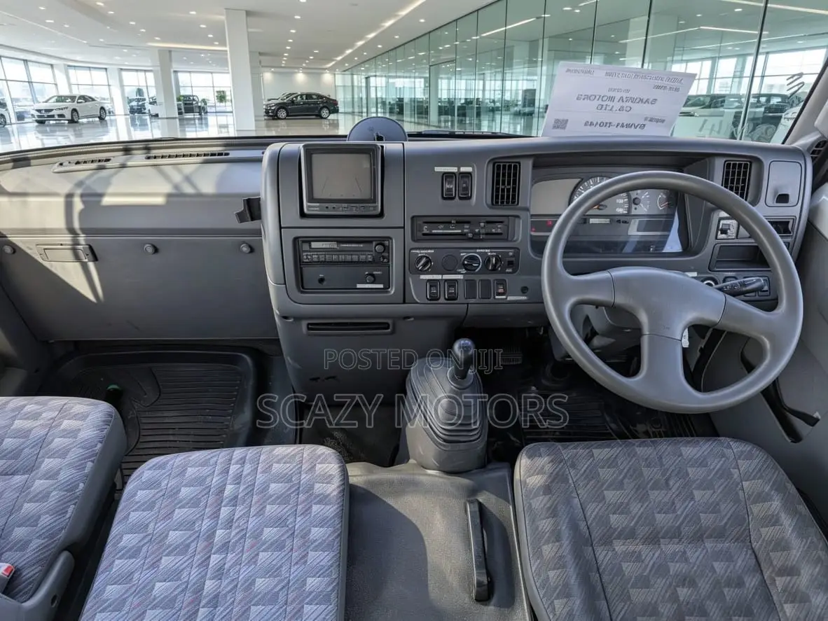 Nissan Civilian 2002
