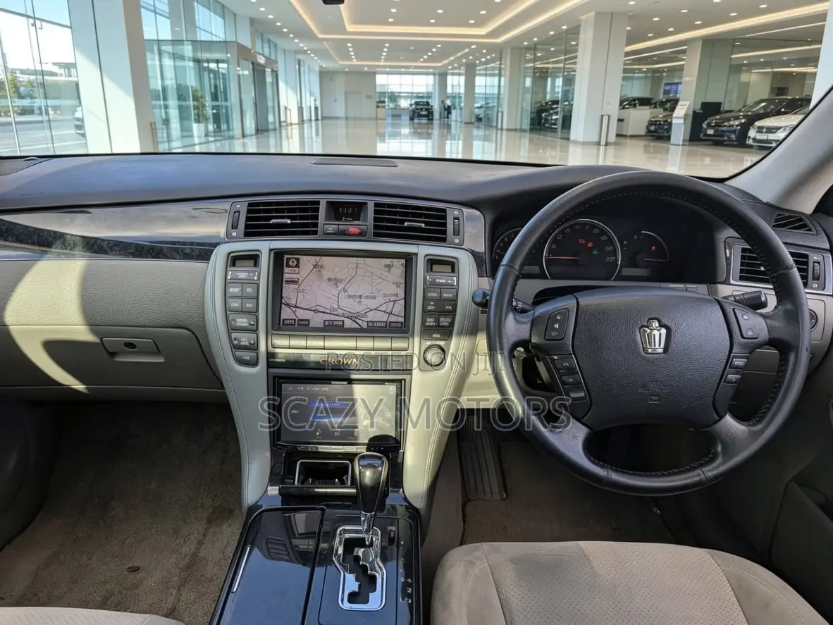 Toyota Crown Royale 2005 Silver