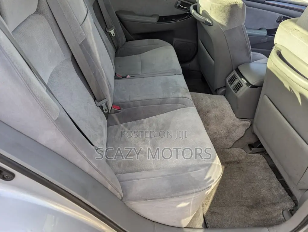 Toyota Crown Royale 2005 Silver