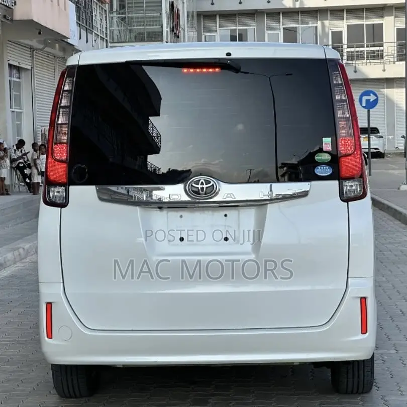 Toyota Noah 2016 White