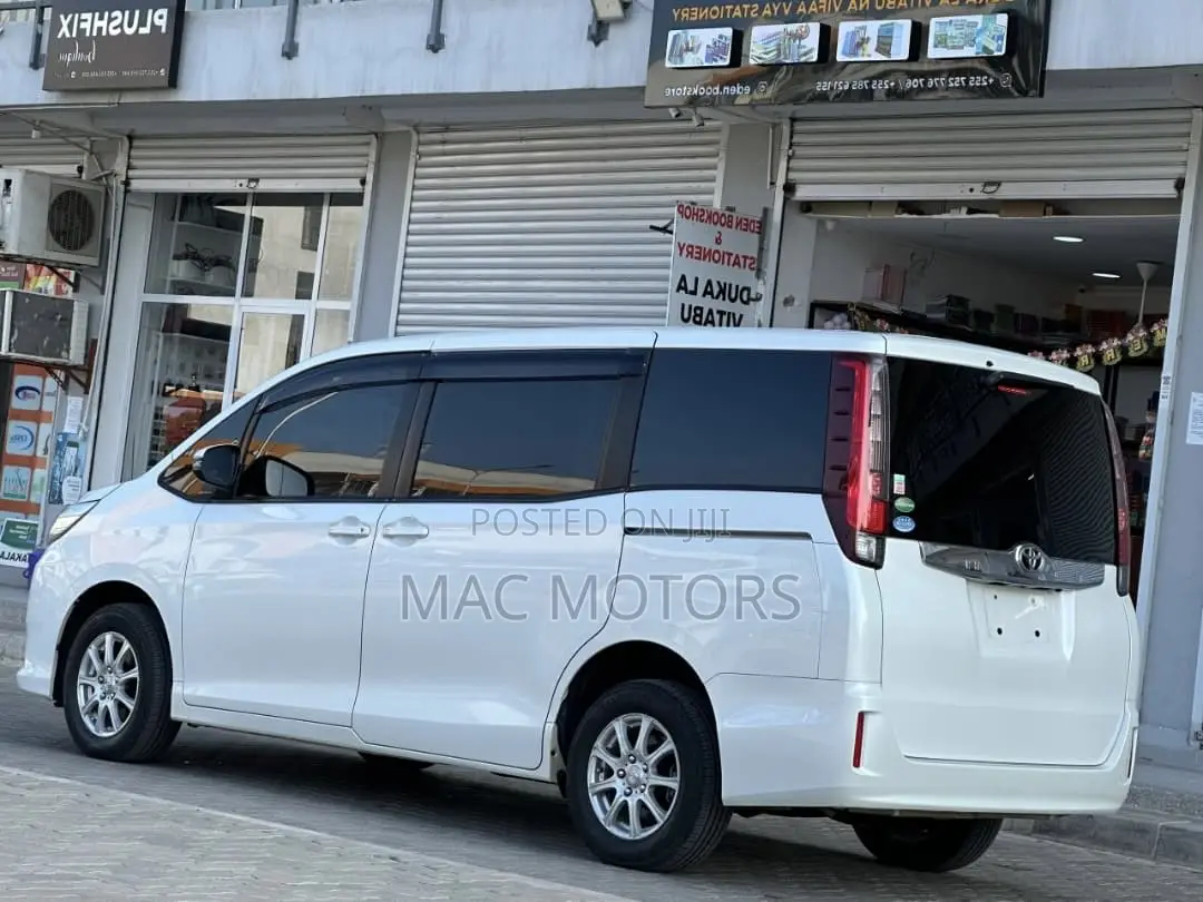 Toyota Noah 2016 White