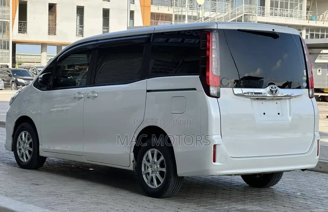 Toyota Noah 2016 White