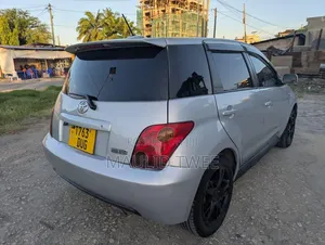 Toyota IST 2004 Silver