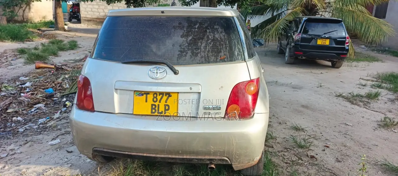 Toyota IST 2001 Beige