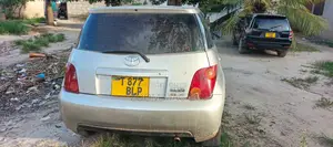Toyota IST 2001 Beige