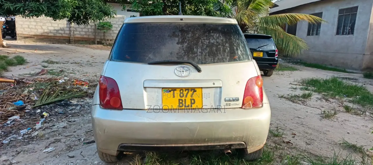 Toyota IST 2001 Beige