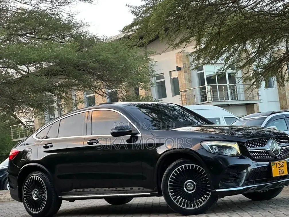 Mercedes-Benz GLC-Class 2017 Black