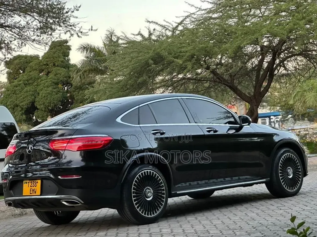 Mercedes-Benz GLC-Class 2017 Black