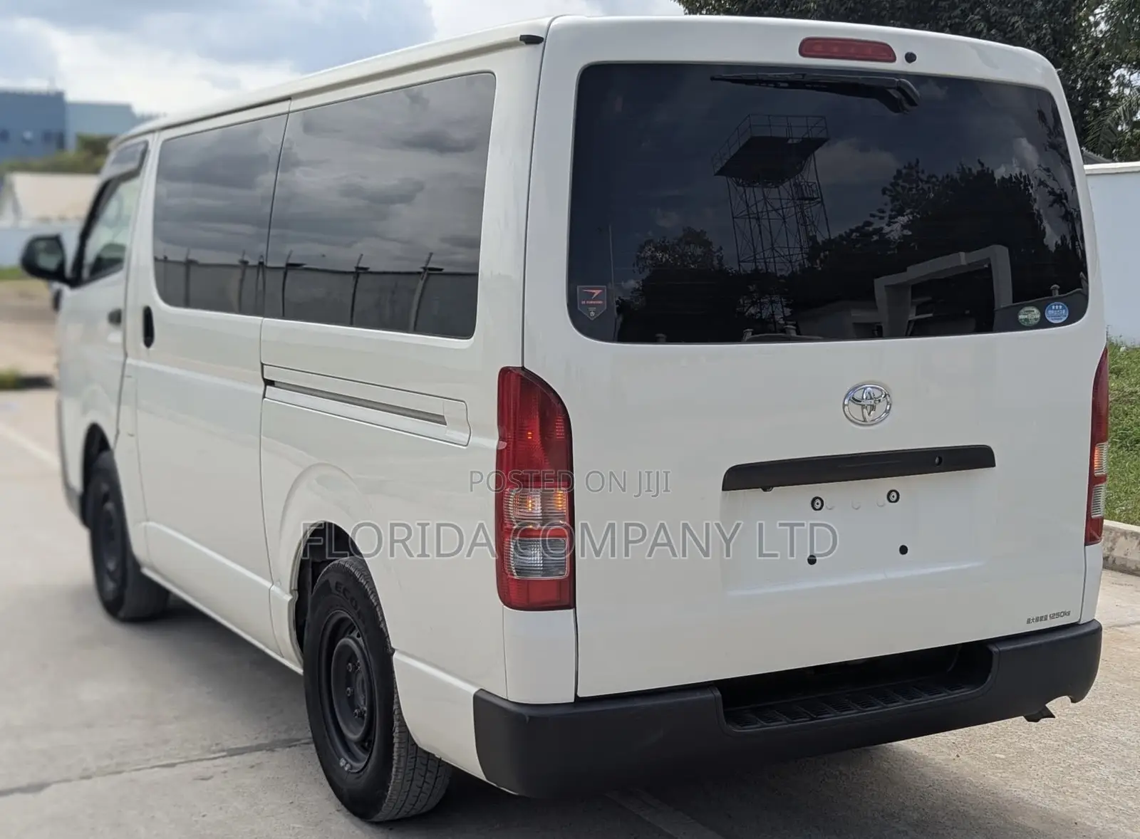 Toyota HiAce 2016 White