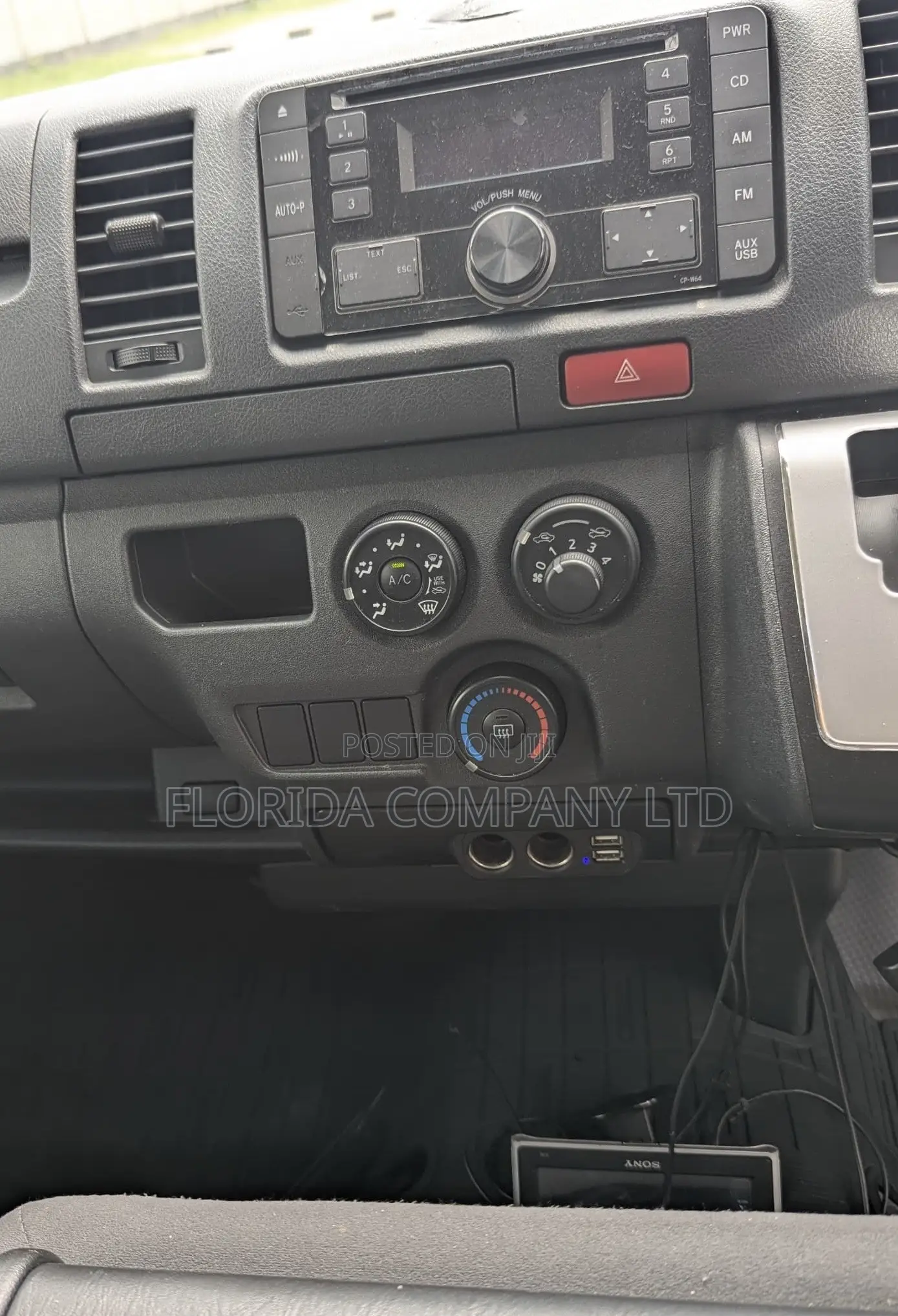 Toyota HiAce 2016 White