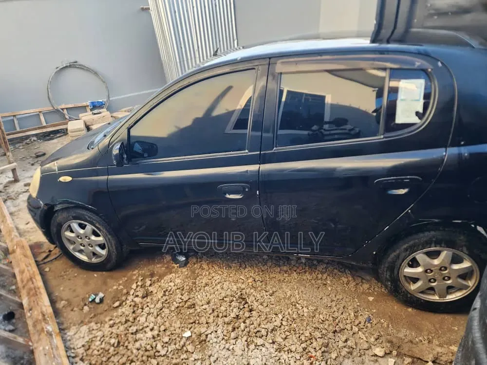 Toyota Vitz 2005 Black