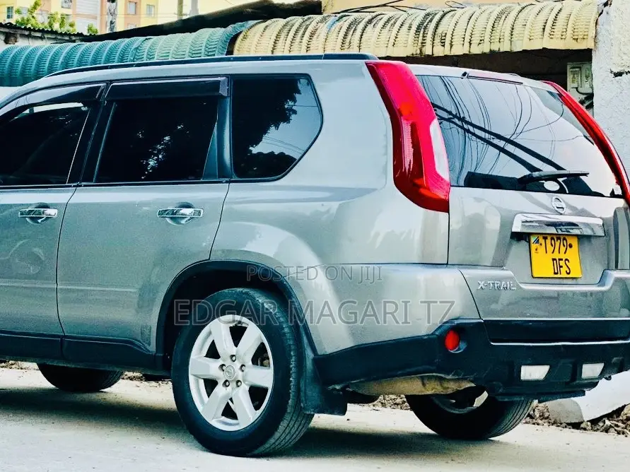 Nissan X-Trail 2010 Gray