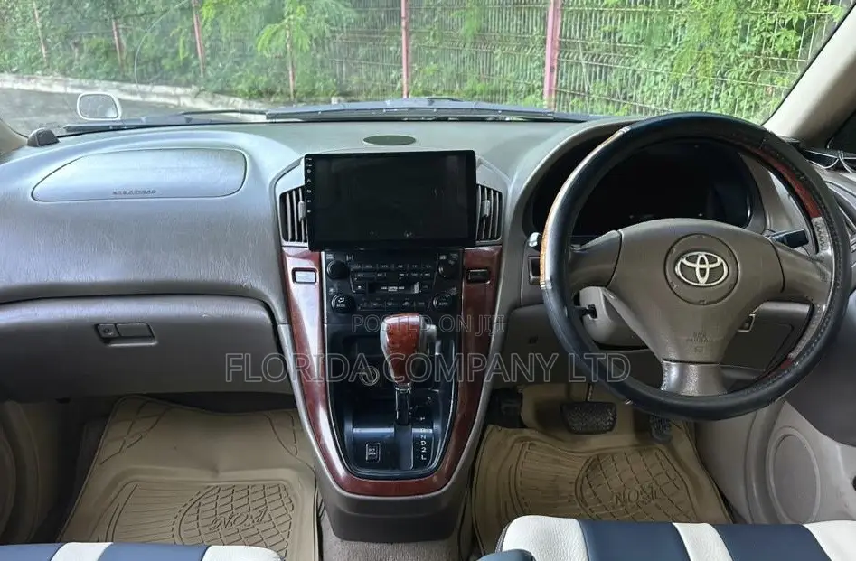 Toyota Harrier 2005