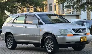 Toyota Harrier 2005
