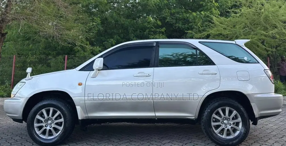 Toyota Harrier 2005