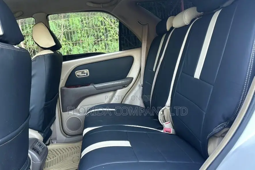 Toyota Harrier 2005