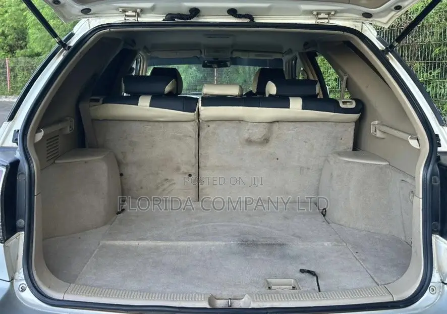 Toyota Harrier 2005
