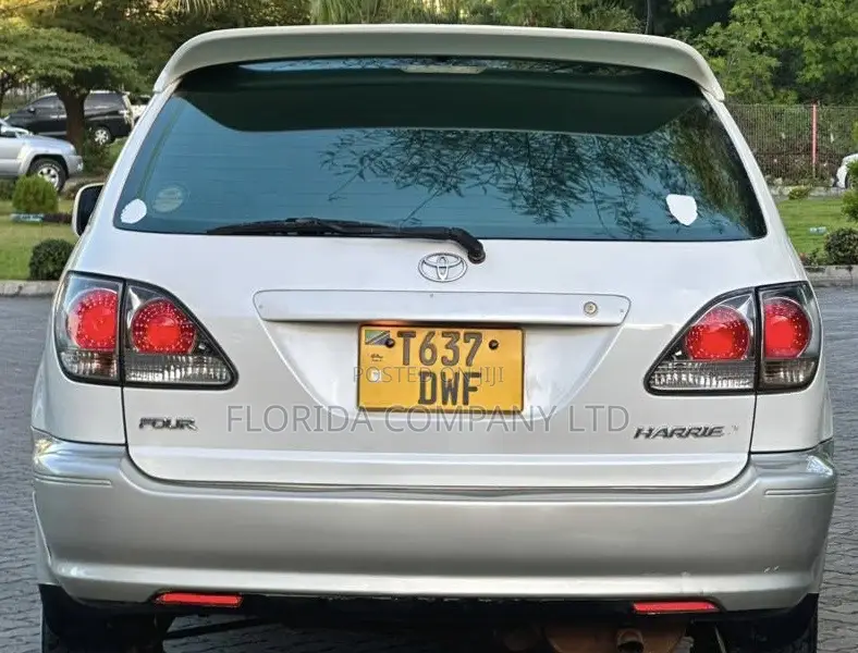 Toyota Harrier 2005