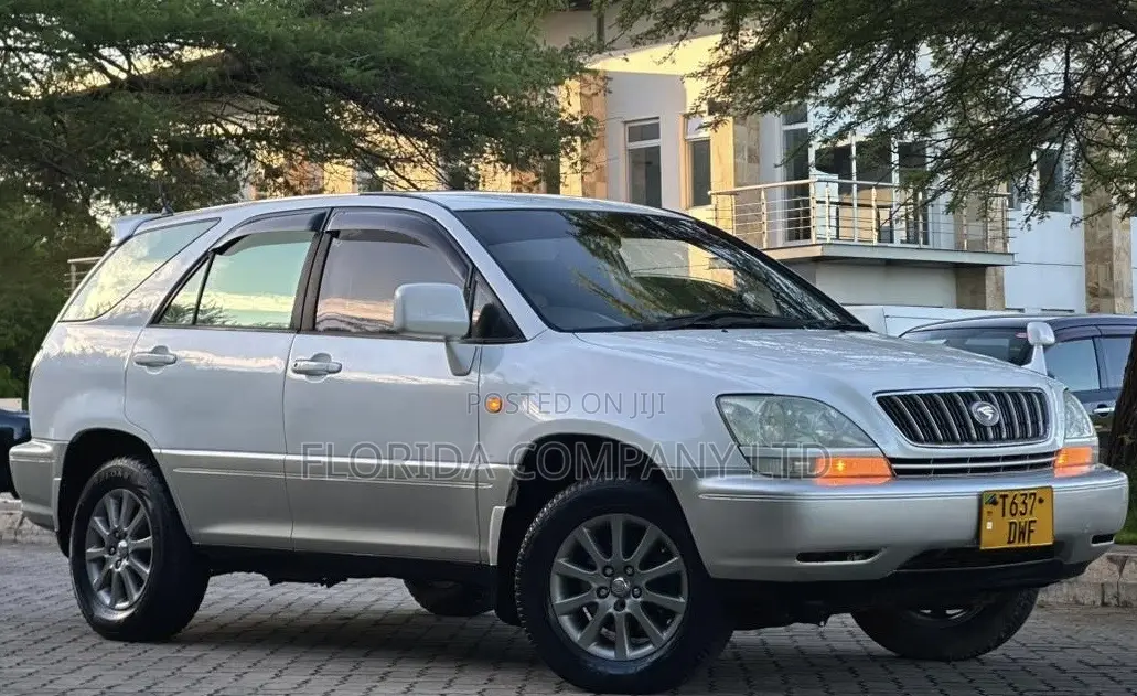 Toyota Harrier 2005