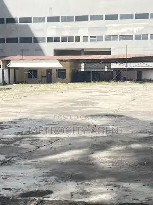 Showroom or Yard for Rent