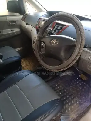 Toyota Noah 2.0 AWD (8 Seater) 2005 Black