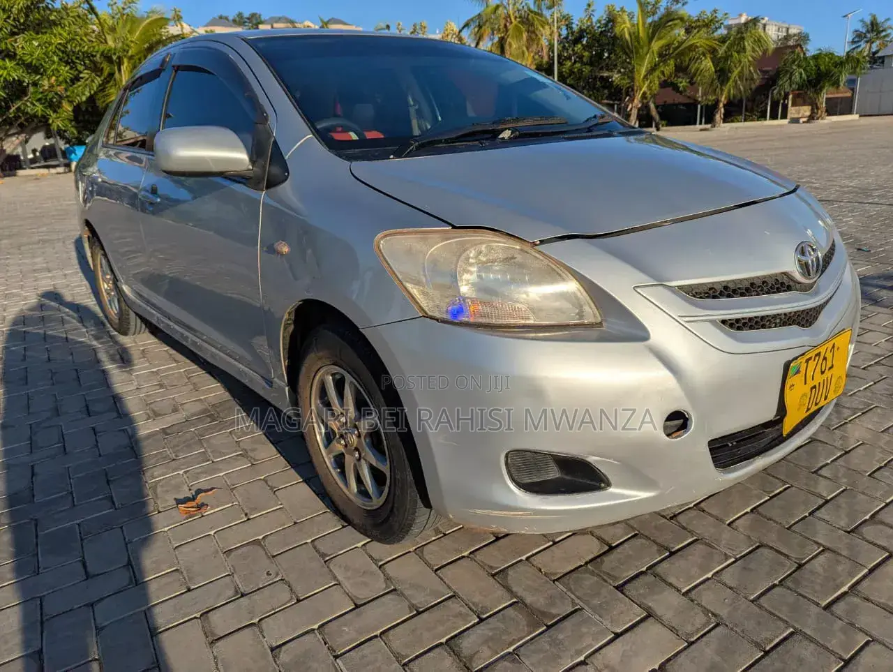 Toyota Belta 2004 Silver