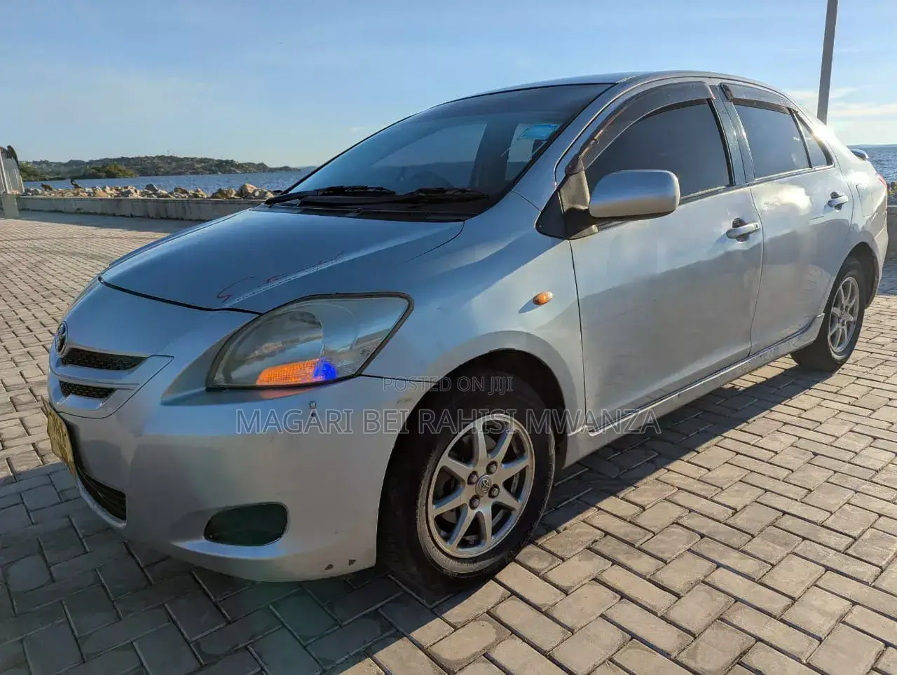 Toyota Belta 2004 Silver