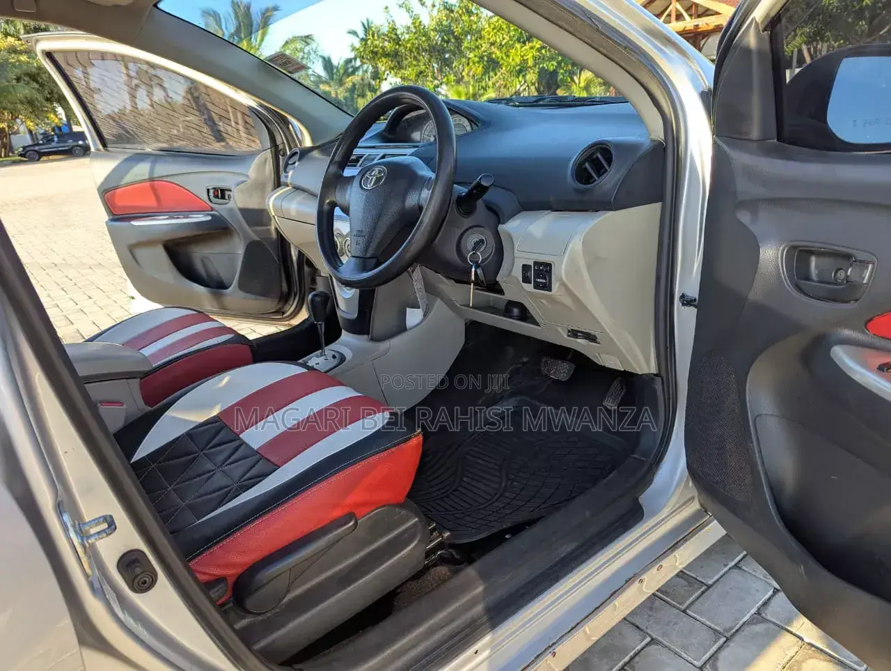 Toyota Belta 2004 Silver